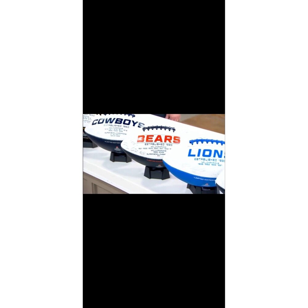 NFL 2021 Special Edition Team Roster Signature Ball with Stand Bears - Picture 2 of 3